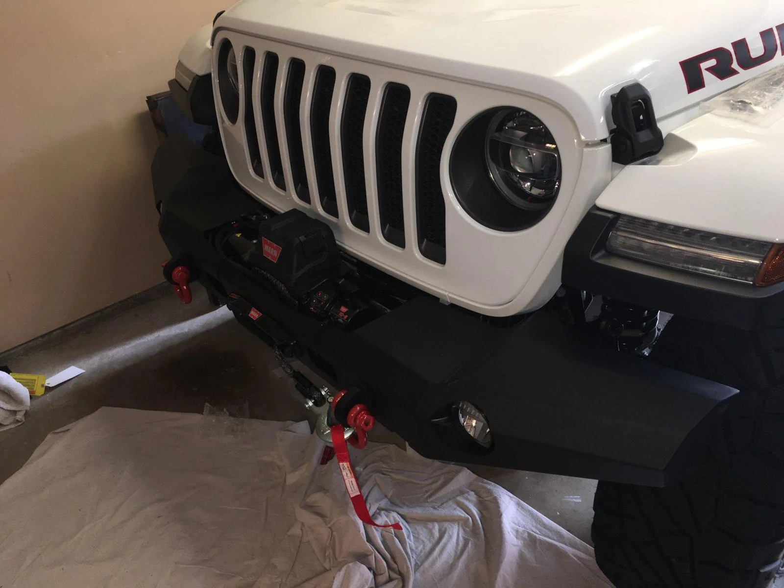 Бампер wrangler jl