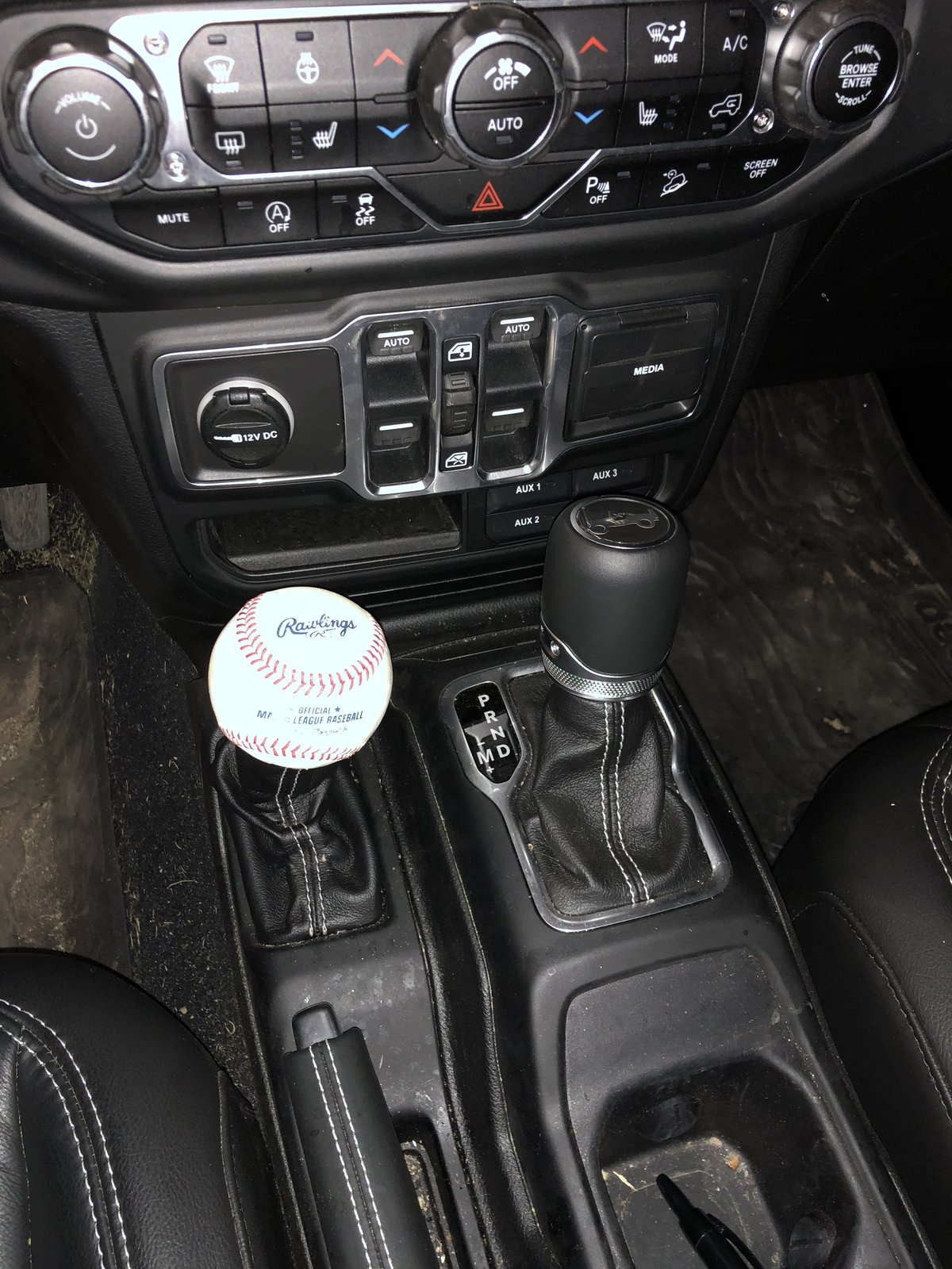 Automatic shift knob | Jeep Wrangler Forums (JL / JLU) - Rubicon, Sahara,  Sport, 4xe, 392 