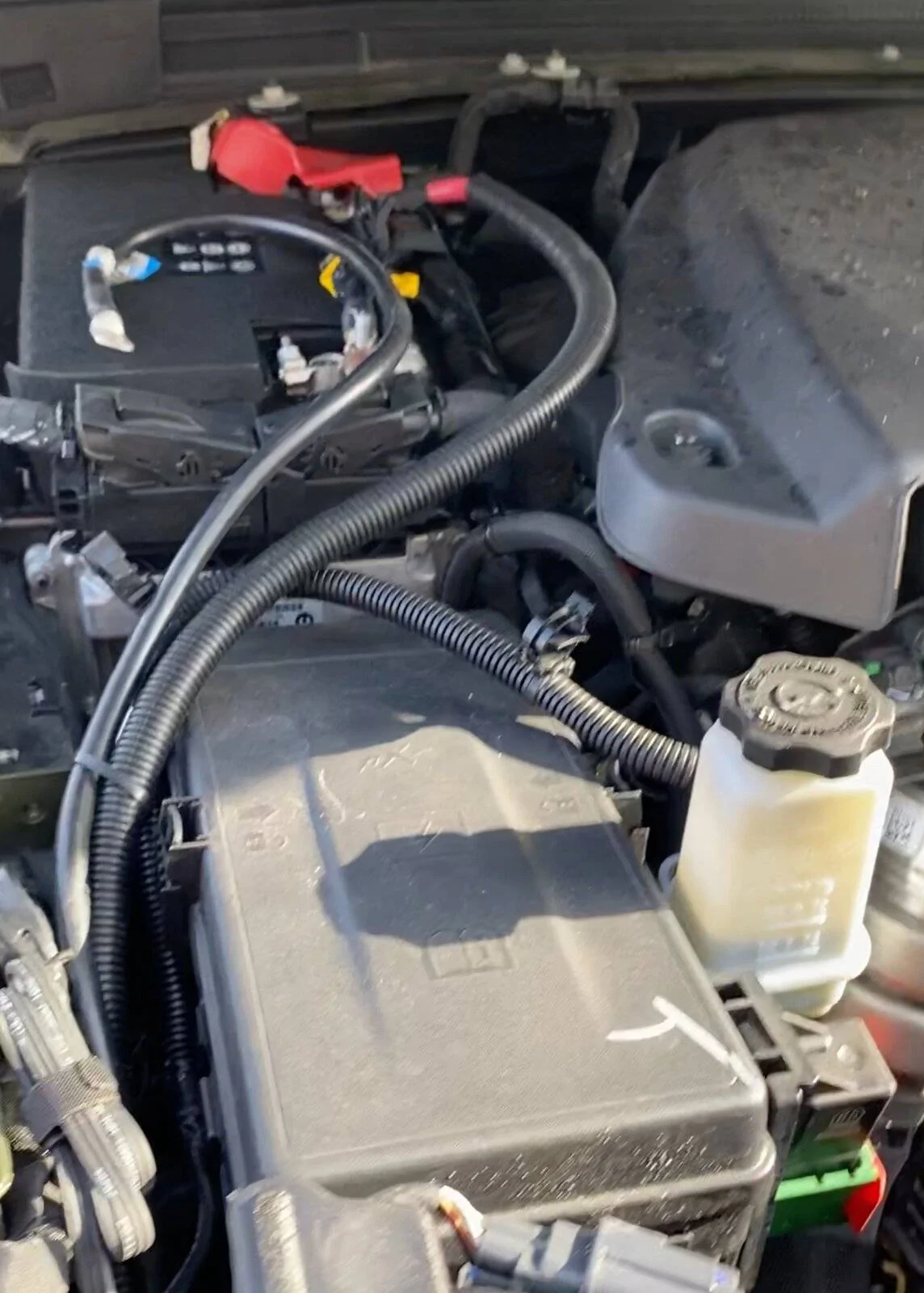How is the block heater cord routed for the diesel? pic request | Jeep  Wrangler Forums (JL / JLU) -- Rubicon, 4xe, 392, Sahara, Sport -  JLwranglerforums.com