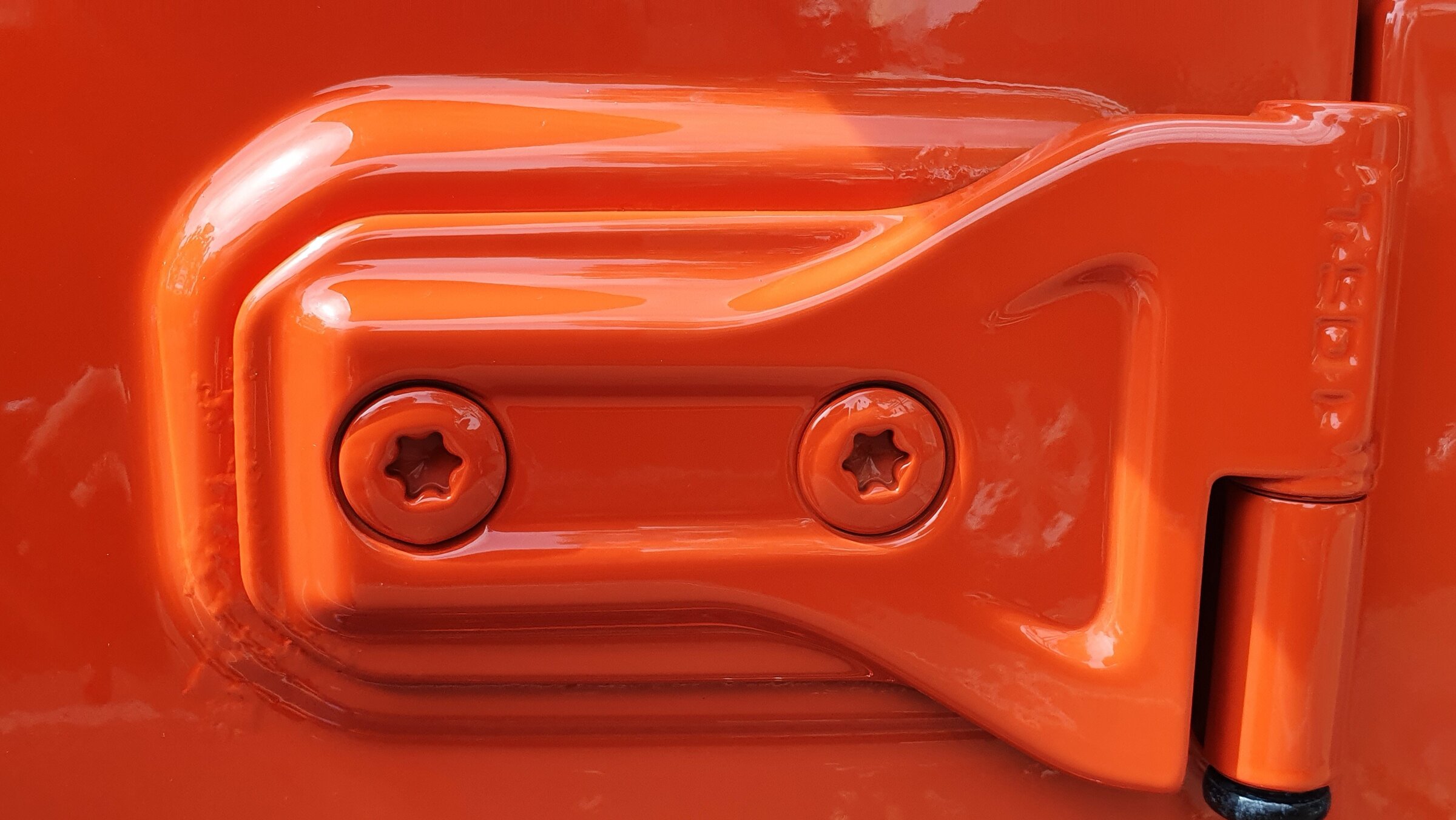Paint bubbling around the door hinges - well documented in the US but has  anyone experienced this in Australia? | Jeep Wrangler Forums (JL / JLU) -  Rubicon, Sahara, Sport, 4xe, 392 