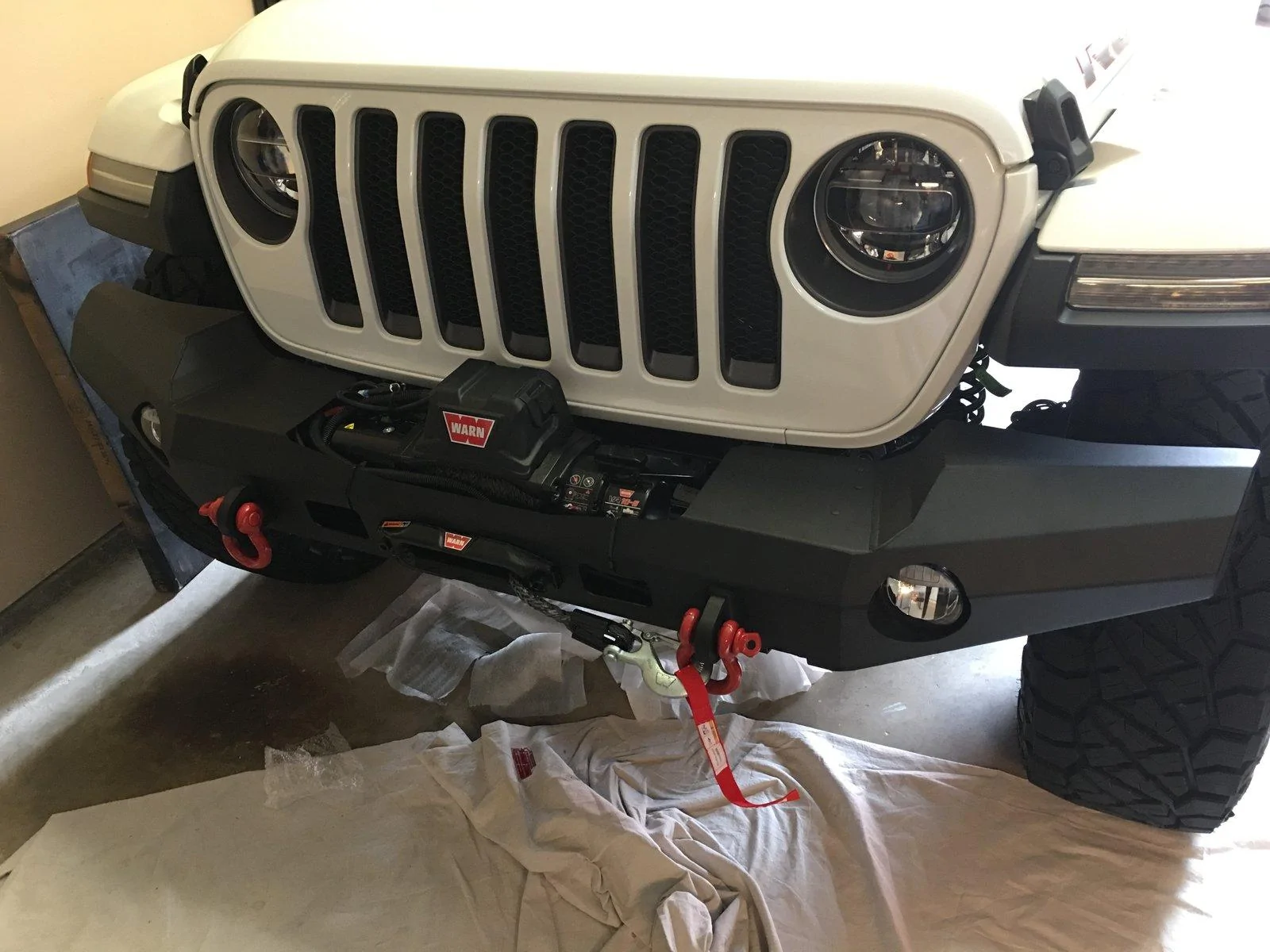 Бампер wrangler jl