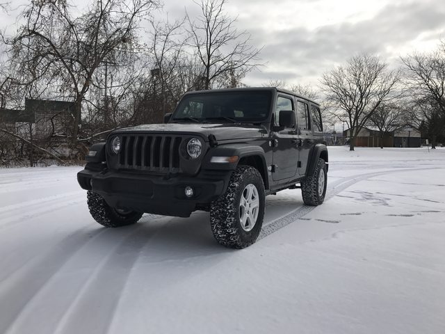 Pics of Sport S with 285/70/17 tires on stock wheels? | Jeep Wrangler  Forums (JL / JLU) - Rubicon, Sahara, Sport, 4xe, 392 