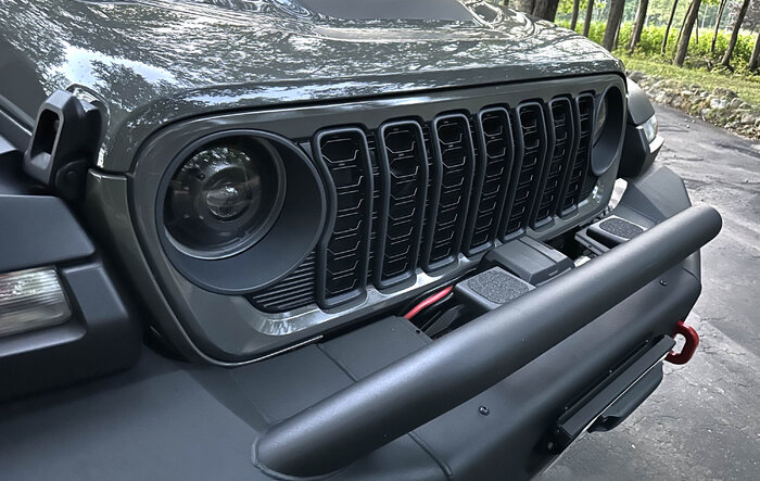 JL Wrangler - 2024 grille swap install complete