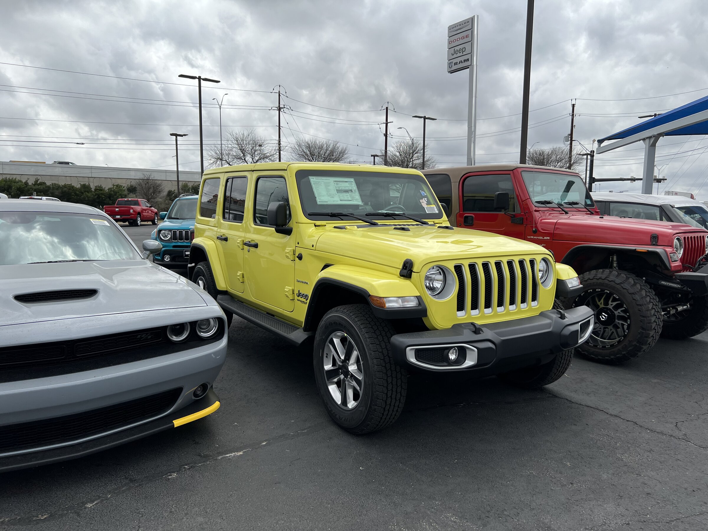 First High Velocity Yellow JL @ Dealer Pictures | Page 4 | Jeep Wrangler  Forums (JL / JLU) - Rubicon, Sahara, Sport, 4xe, 392 